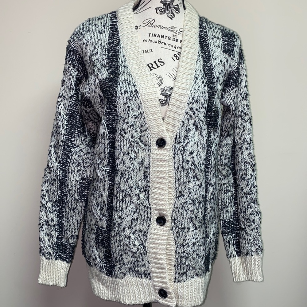 Black & Cream chunky Cardigan 🍁